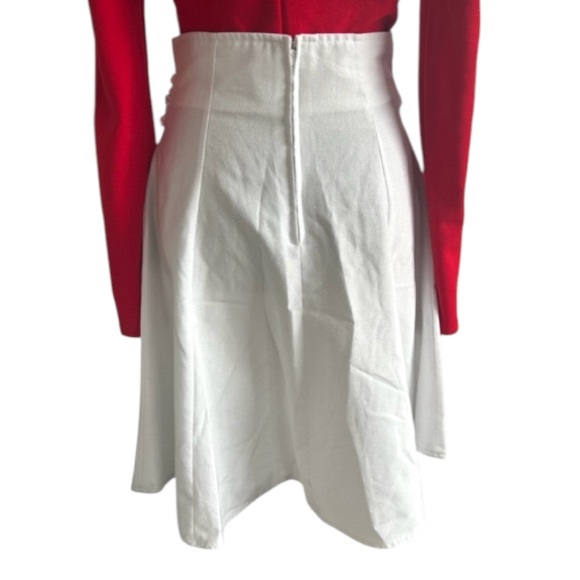 5/25$ ✨ YoungCore Skirt - Picture 5 of 9